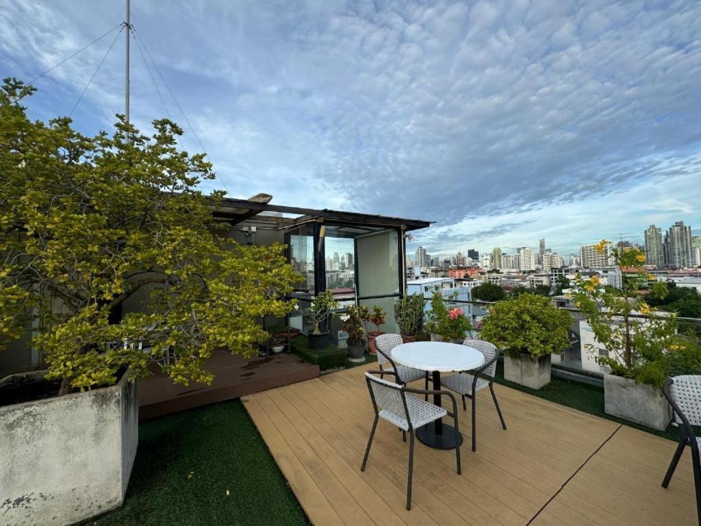 W8 Condo, Luxe 2 Bedroom Private Floor, Best Hip Central Bangkok Area, 5 Mins From Thonglo Bts Station Экстерьер фото